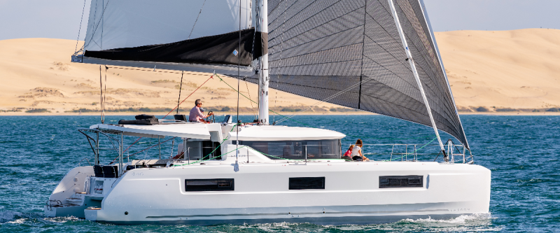 Photo #1 - LAGOON 46. (4 cab + 2 p + carre) (THELOULISA) en AJACCIO TINO-ROSSI - 26713