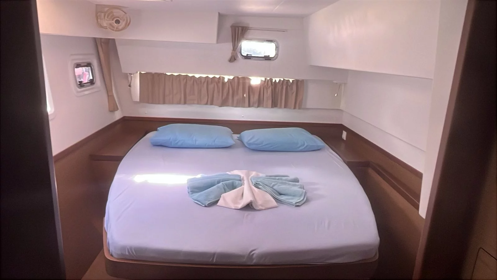 LAGOON 42 (LA PIROGUE)  - 28