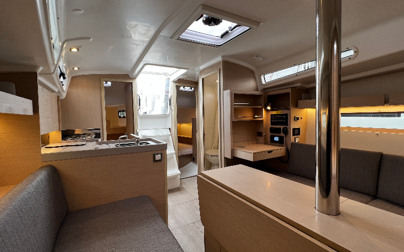 OCEANIS 34 QR — photo 412
