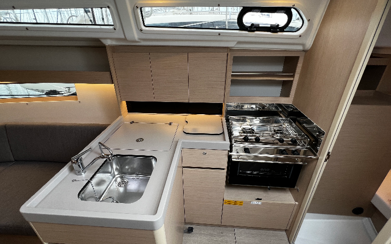 OCEANIS 34 QR — photo 422