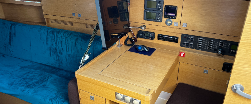 Photo #672 - ELAN 350 (AN ALARC H) in Port du Crouesty - 27036
