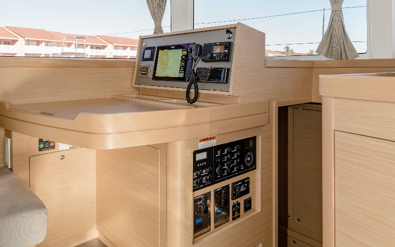 Photo #9 - LAGOON 42. (4 CAB + 2 P + CARRE) (Celavie) in Ajaccio - 27066