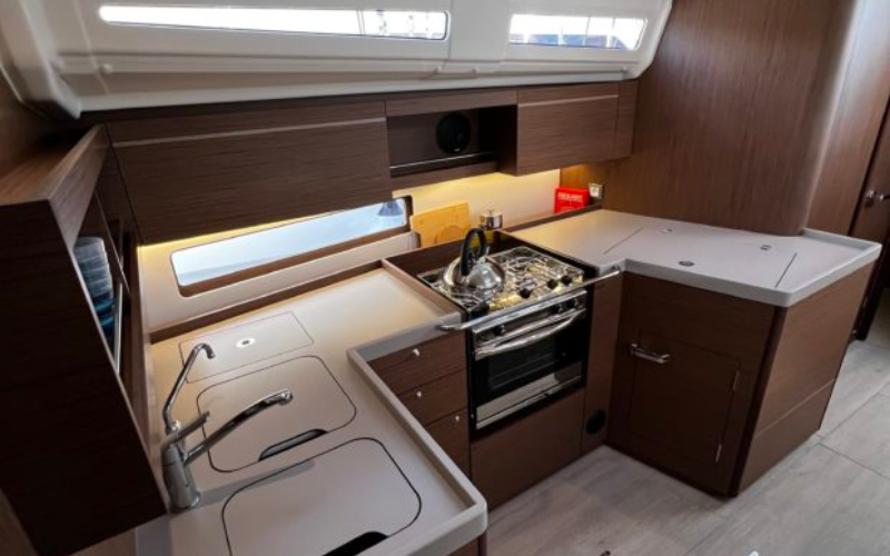 OCEANIS 40.1 4 CAB — photo 448