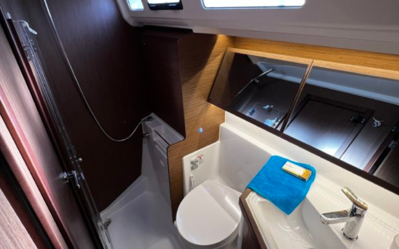 OCEANIS 40.1 4 CAB — photo 470