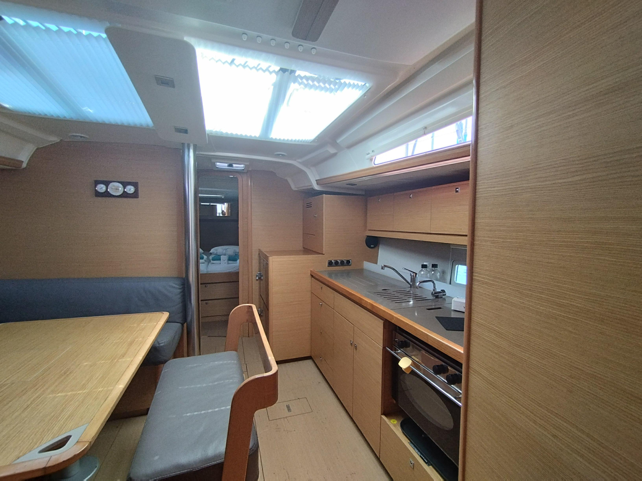Photo #6 - Dufour 430 Grand Large (Hermione) in Portisco - 8066