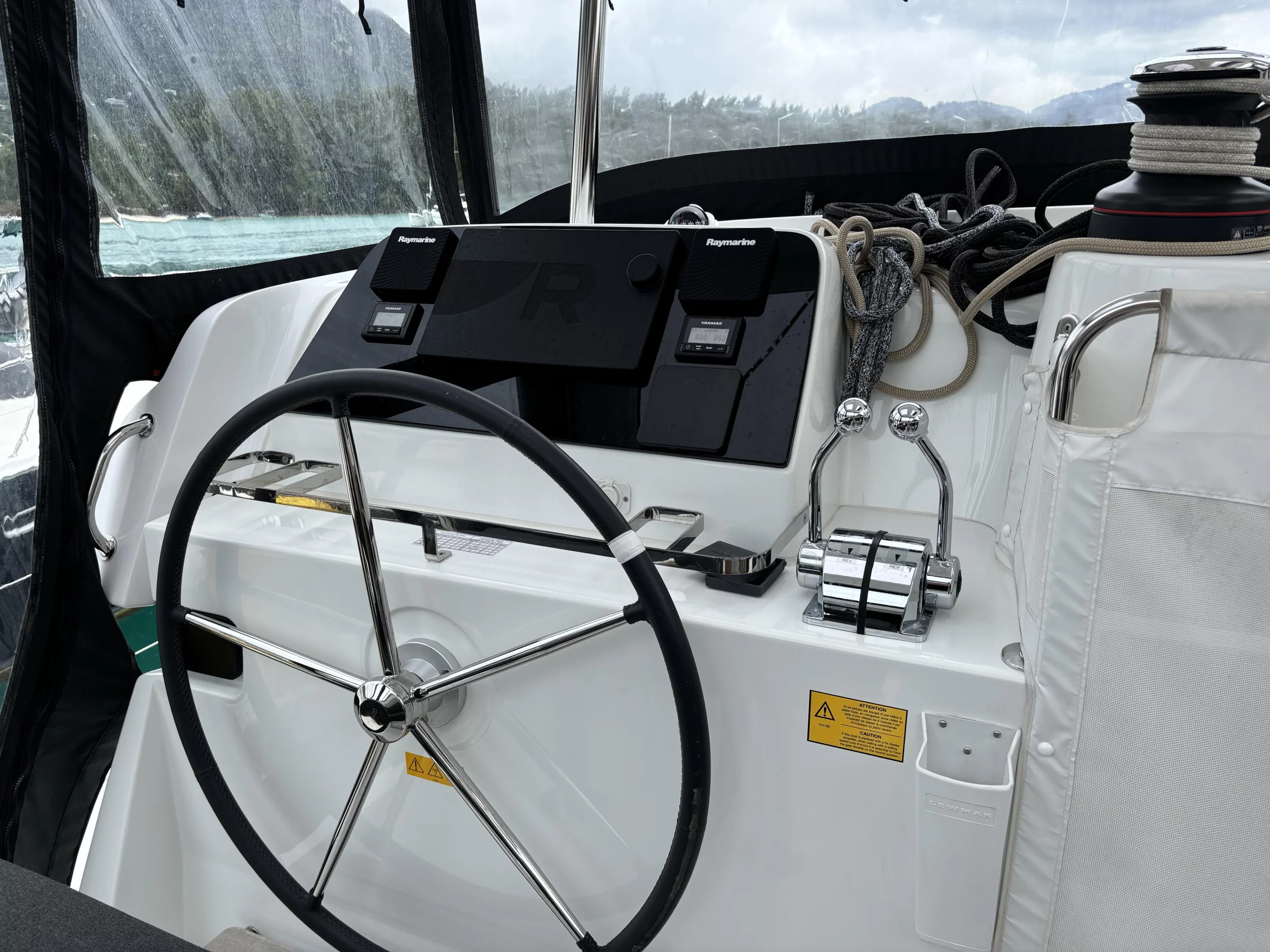 Lagoon 42 (Victoria) Helmstation - 8