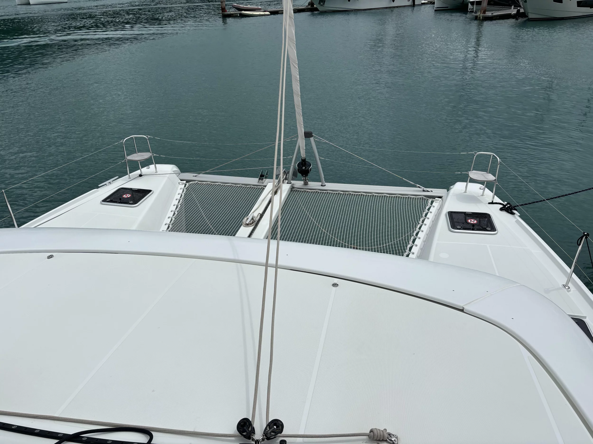Lagoon 42 (Victoria) Front Net - 7