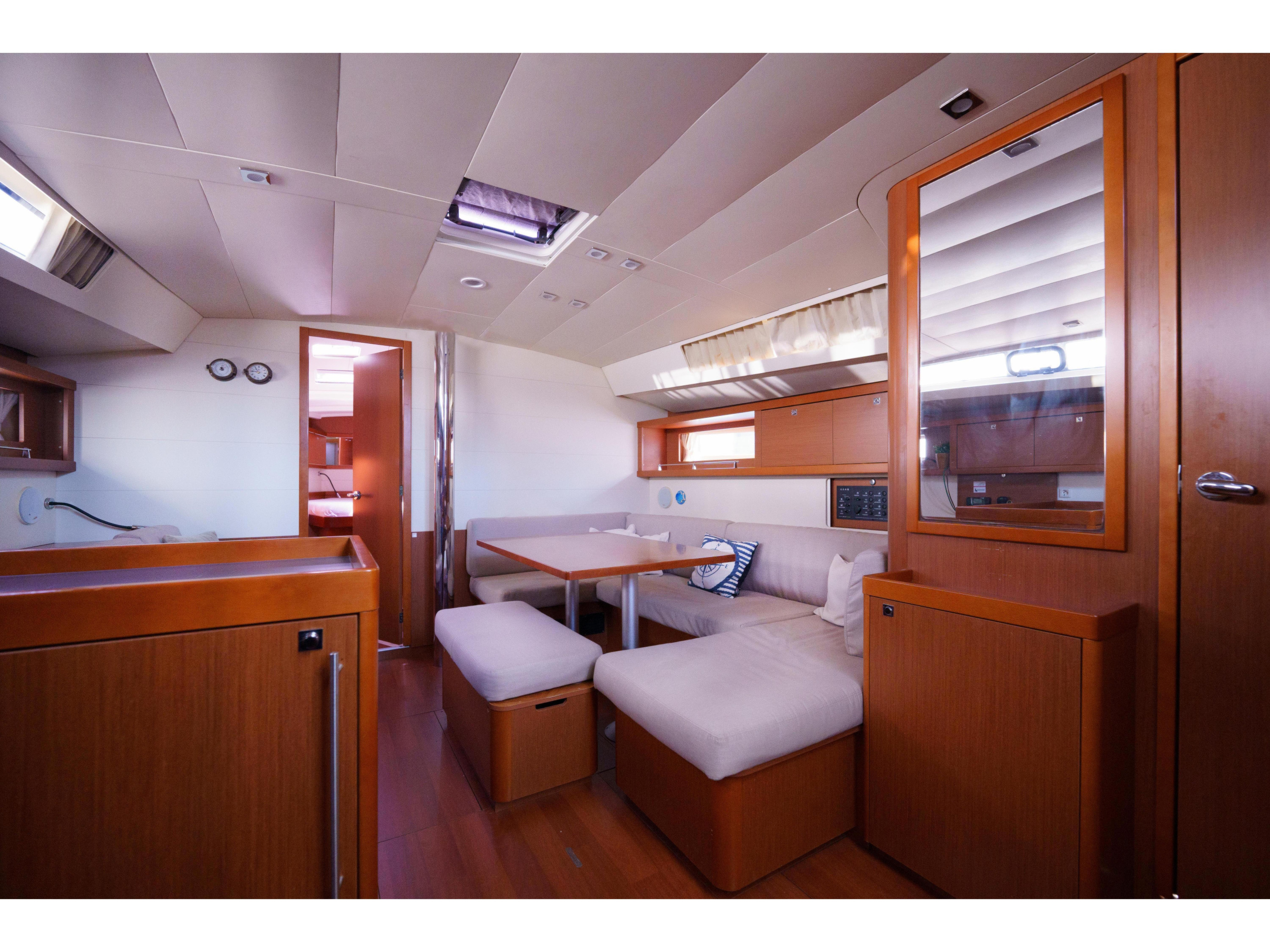 Photo #8 - Oceanis 45 (So what) en Lefkada - 21380
