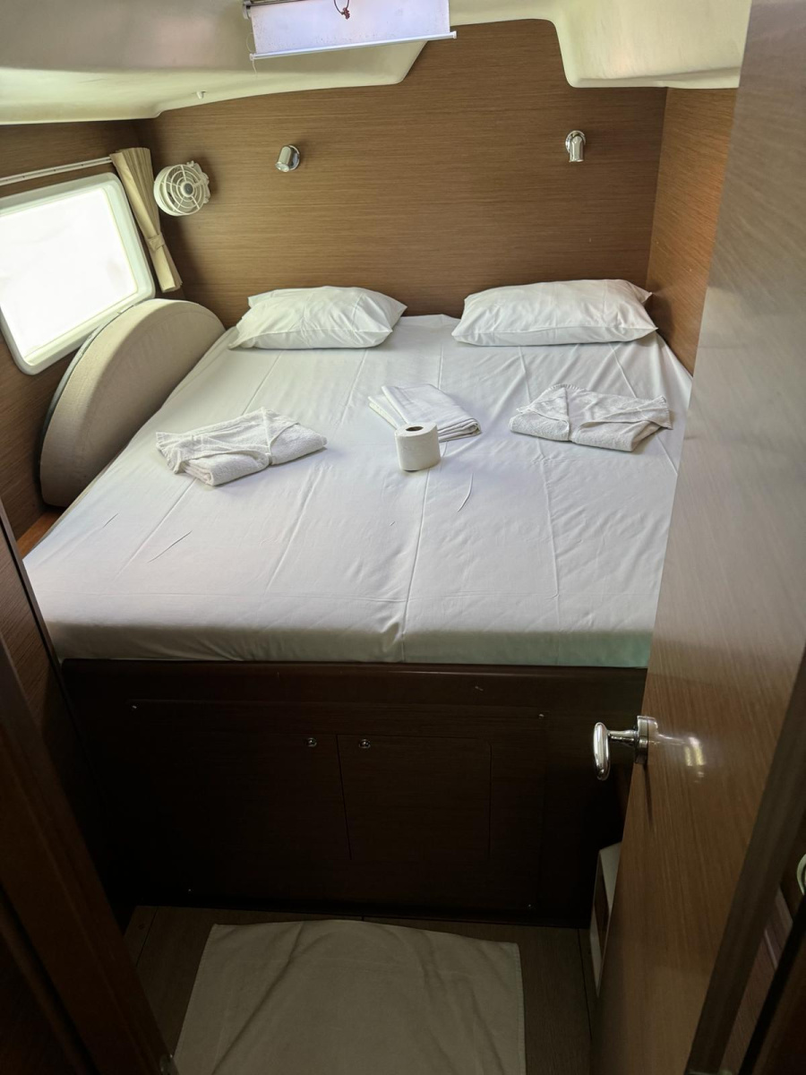 Photo #2 - Lagoon 380 (OSCAR III) in Le Marin - 24906