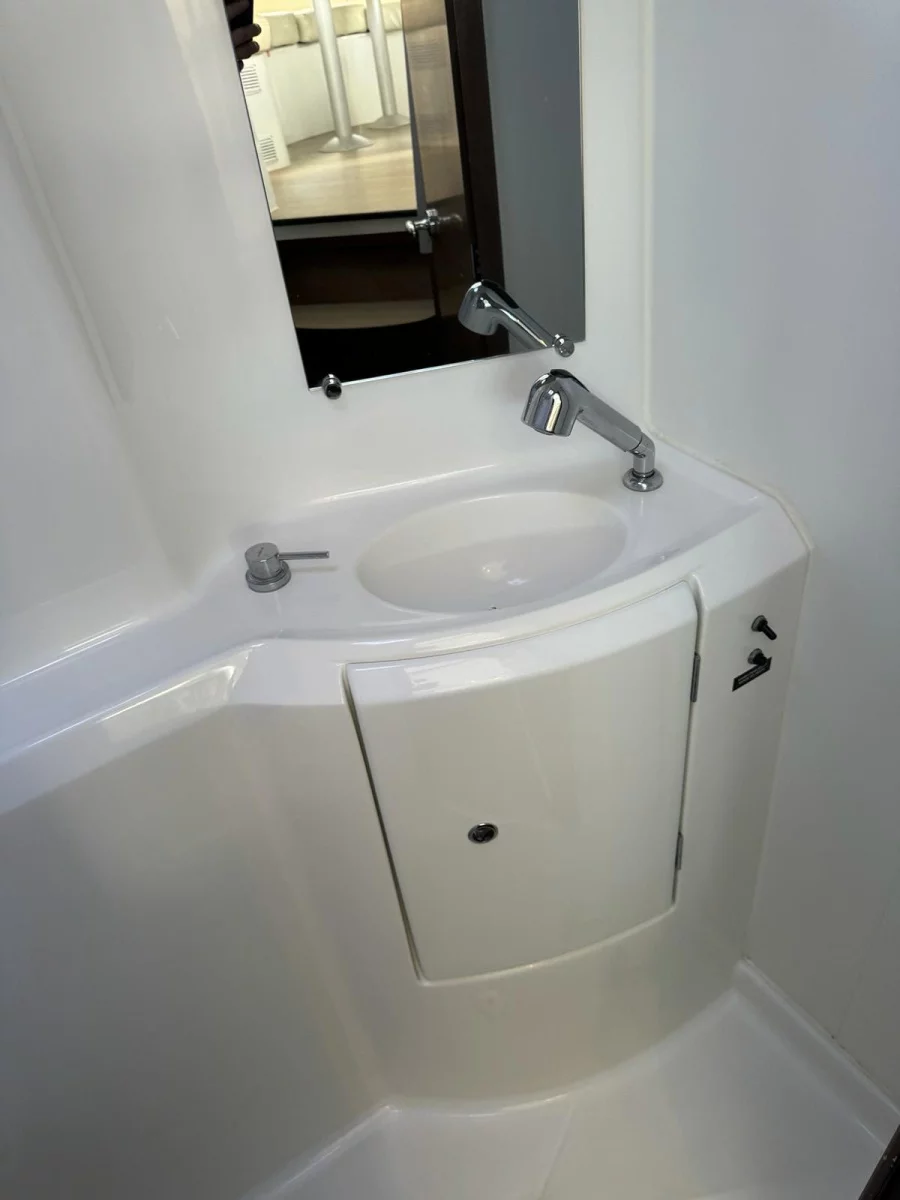 Lagoon 380 (OSCAR III)  - 9