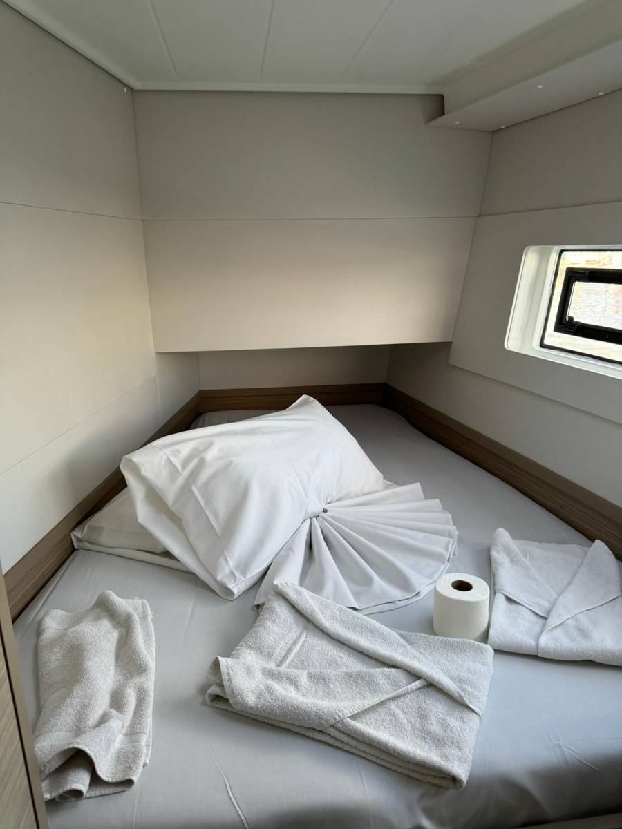Photo #9 - Lagoon 40 (Oscar IV) in Le Marin - 20697
