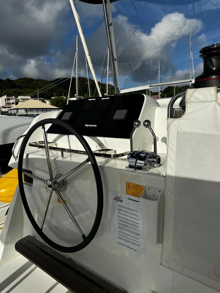 Lagoon 42 (STAR VI)  - 1