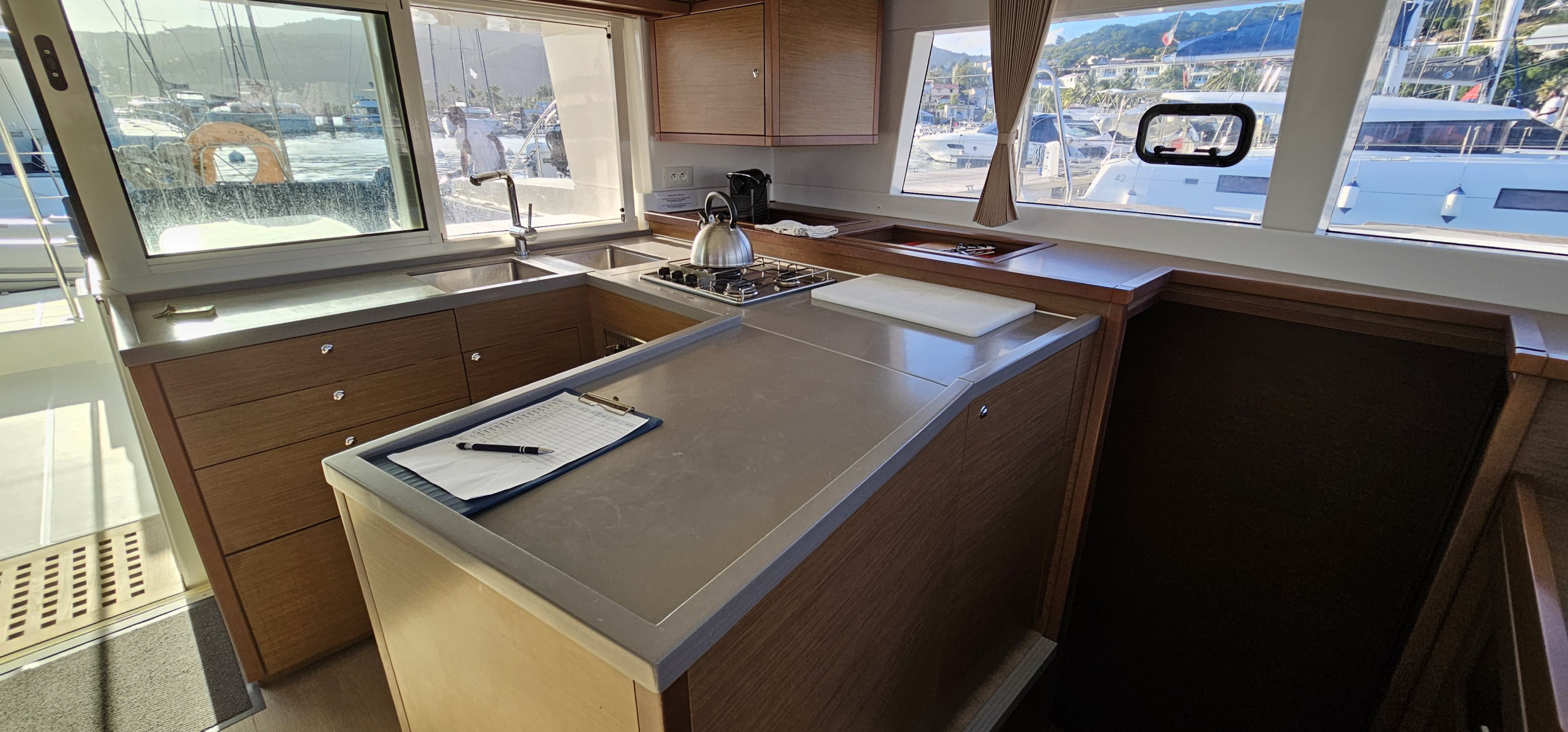 Photo #4 - Lagoon 450 (Oscar V) in Le Marin - 20713