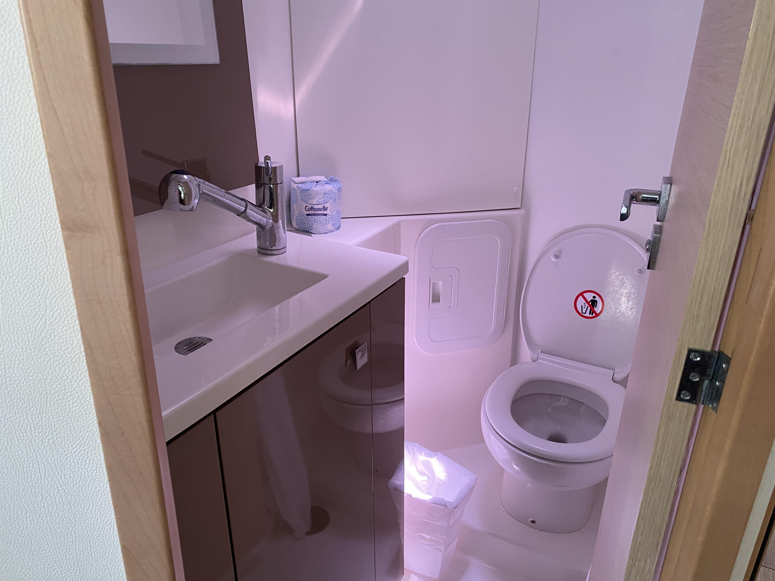 Photo #8 - Fountaine Pajot Lucia 40 (Island Life) in Road Town - 15441