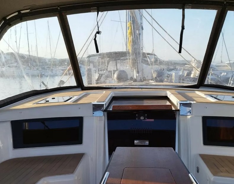 Photo #8 - Dufour 530 Owner's version (Rhamnus) in Portisco - 24464