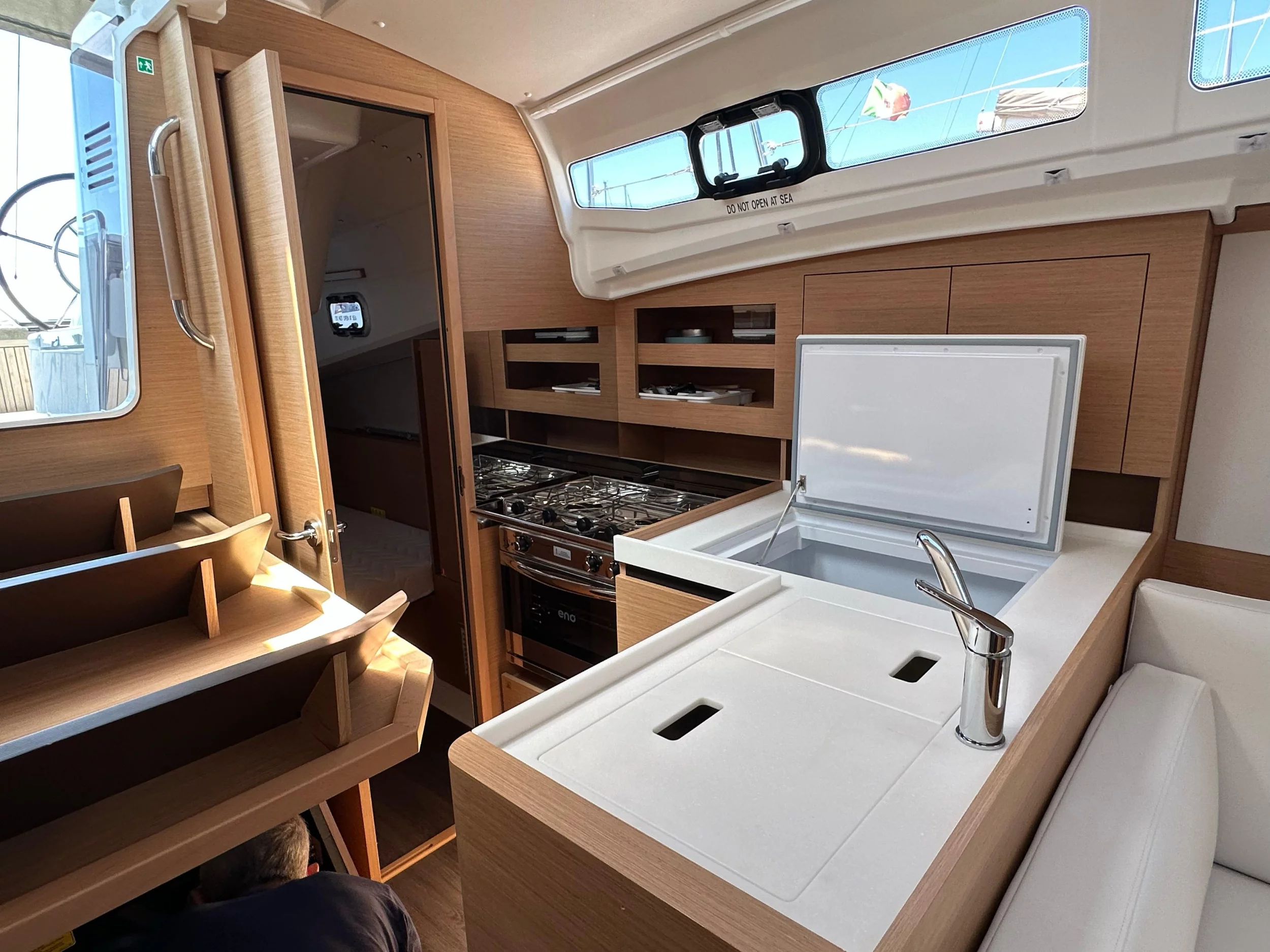 Sun Odyssey 380 (SSY-03)  - 2