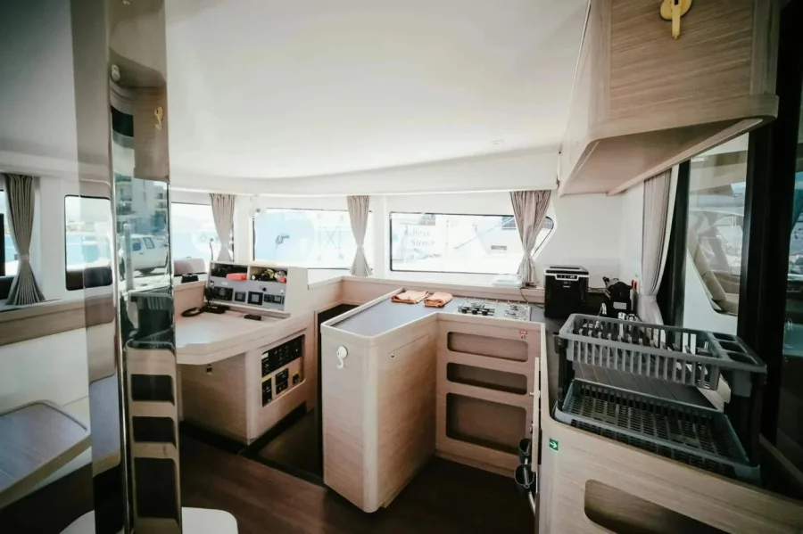 Lagoon 42 (Acantha)  - 4