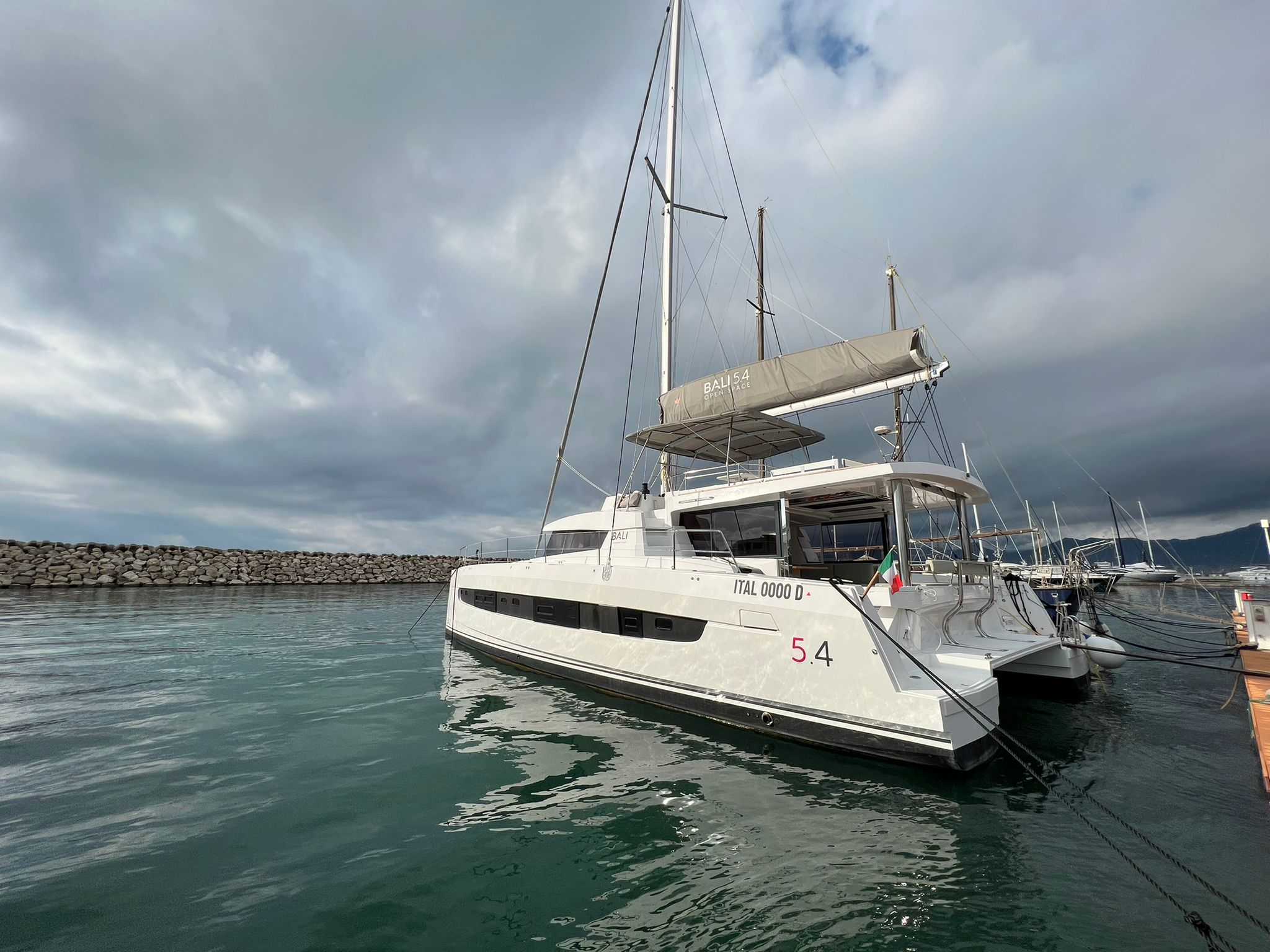 Photo #8 - Bali 5.4 (Italy) en Salerno - 22632