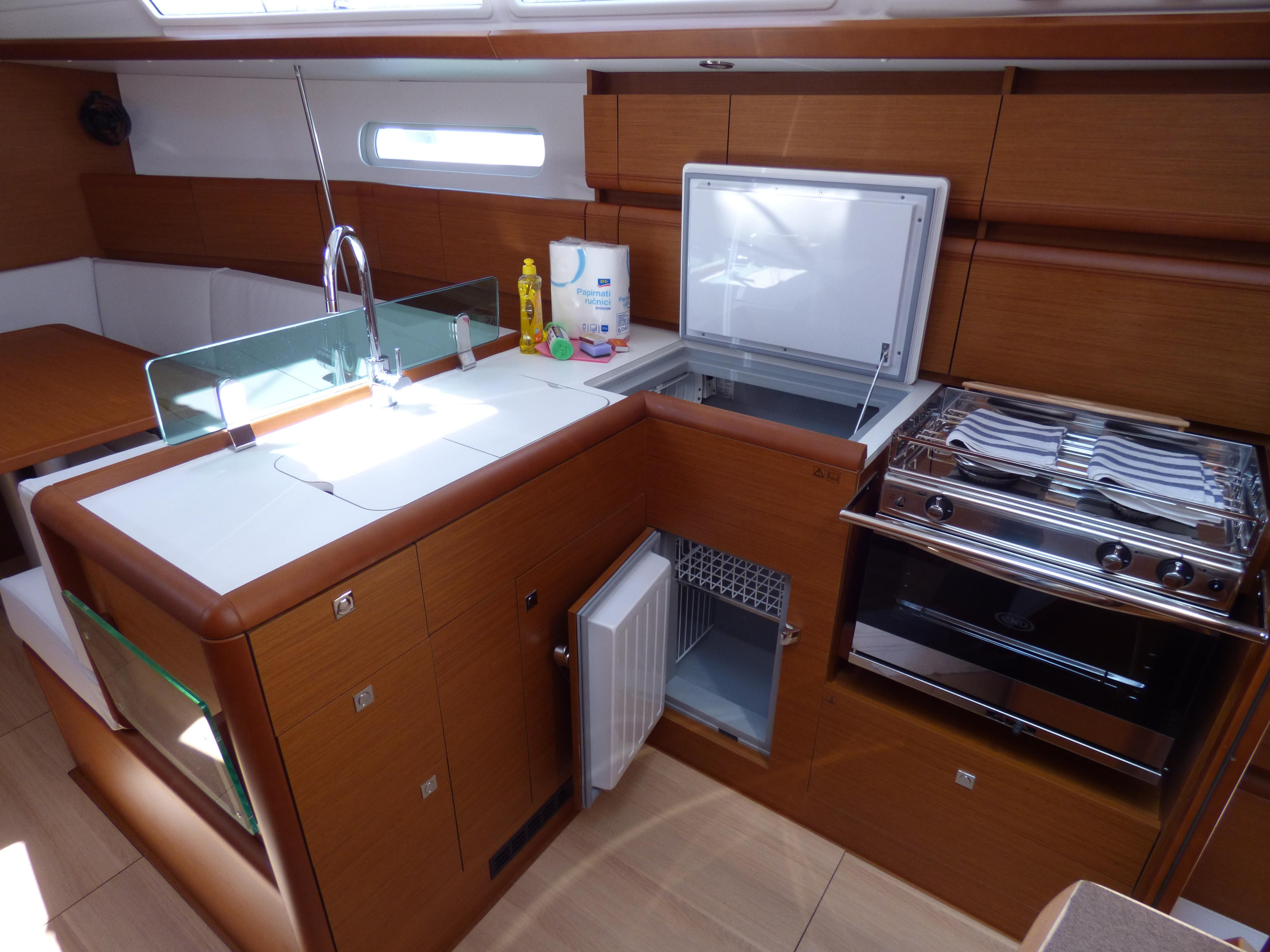 Photo #15 - Sun Odyssey 389 (VACSKAMATI) in Kastela - 25365