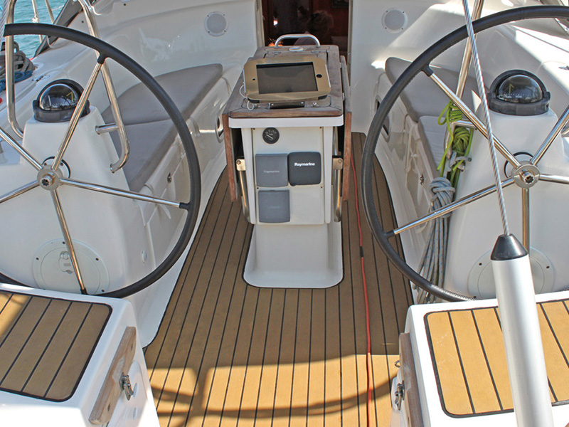 Photo #5 - Bavaria 42 Cruiser (Iraklis) en Lavrion - 20052