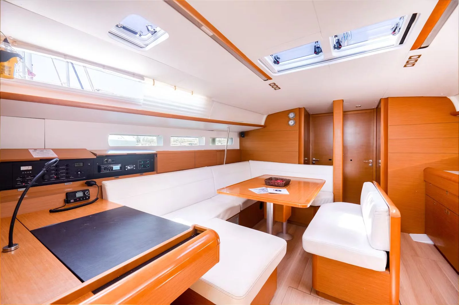 Sun Odyssey 440 (Simoun (Pax 10))  - 13