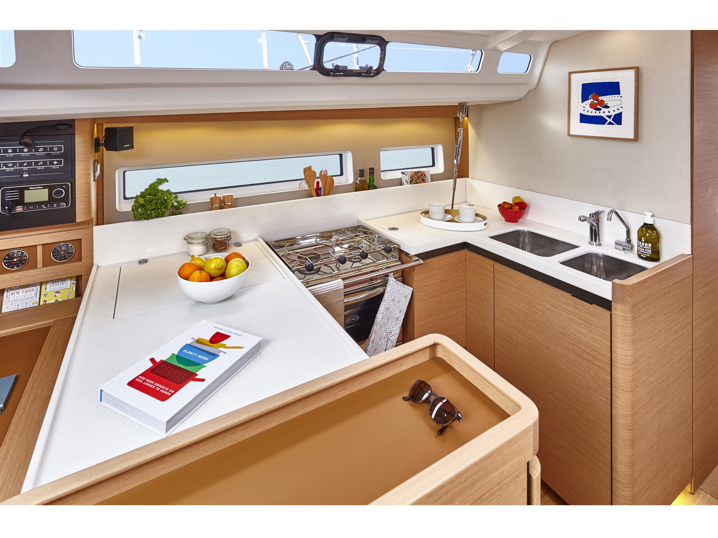 Photo #6 - Sun Odyssey 440 / 4 cabins (Thalaia) in Pula - 3723