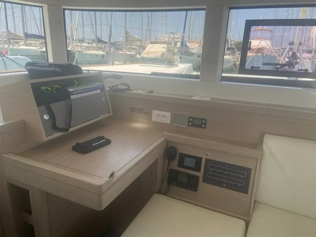 Lagoon 40 (Maresueno (Pax 10)) Interior image - 12