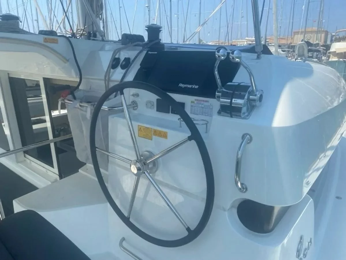 Lagoon 40 (Maresueno (Pax 10))  - 16