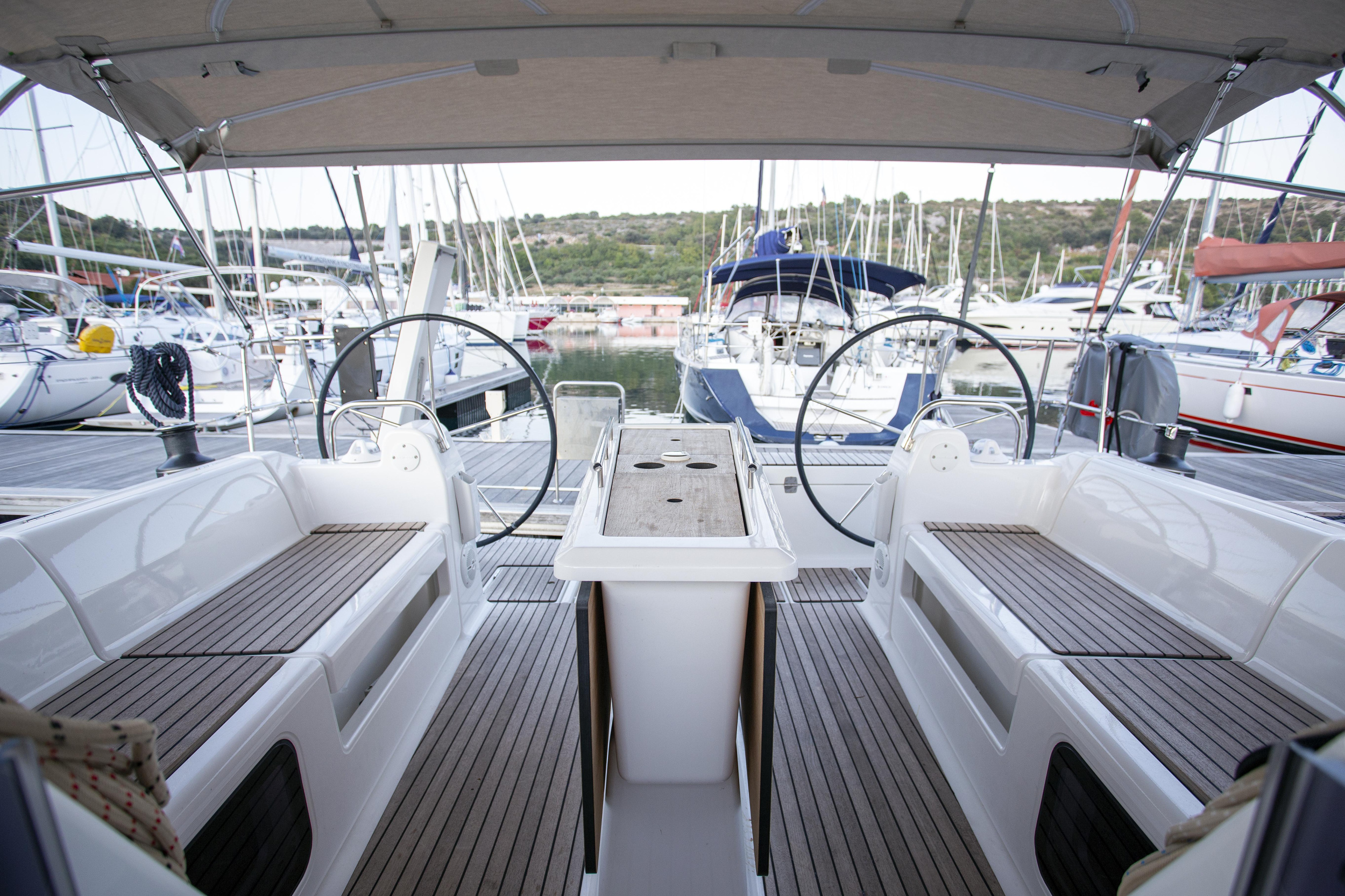 Photo #3 - Dufour 412 Grand large (Sea cloud 2) in Pula - 8015