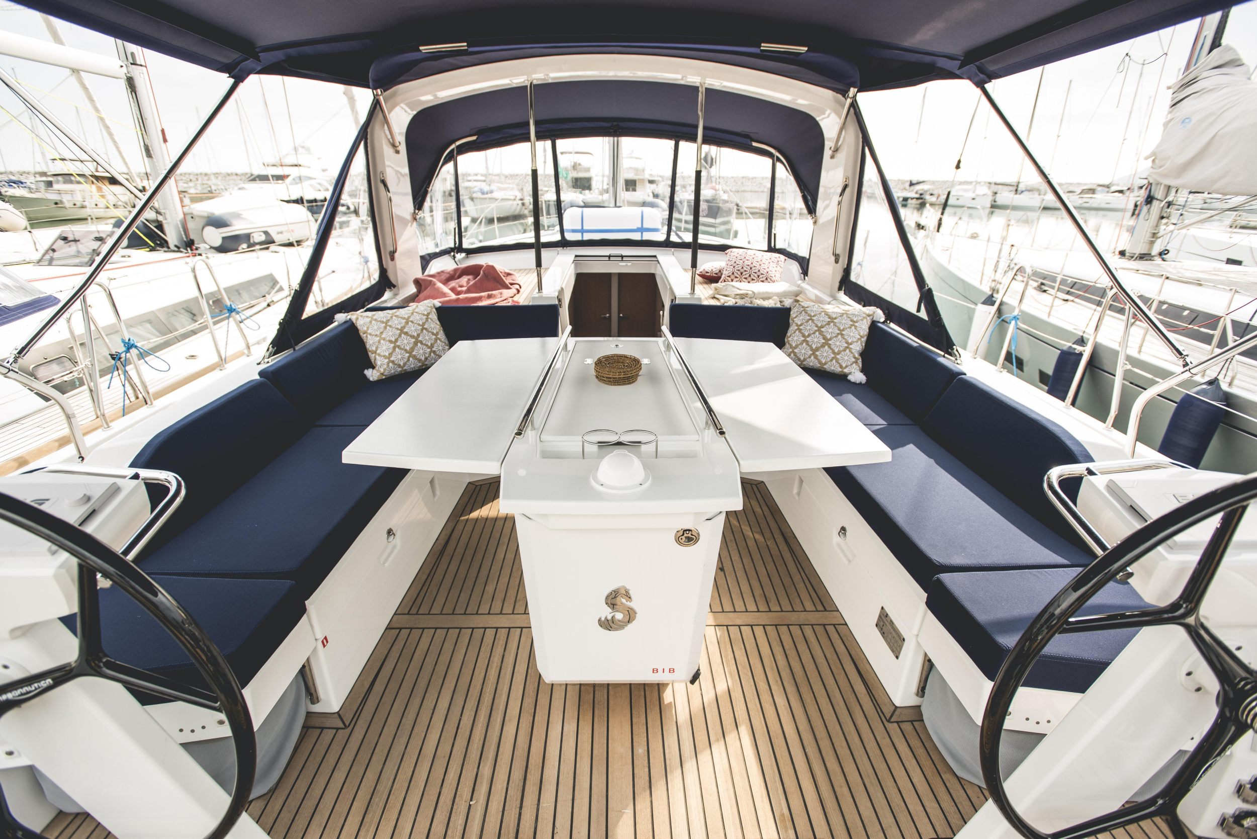 Photo #12 - Oceanis 51.1 (Aphros - Comfort line) in Salerno - 23833