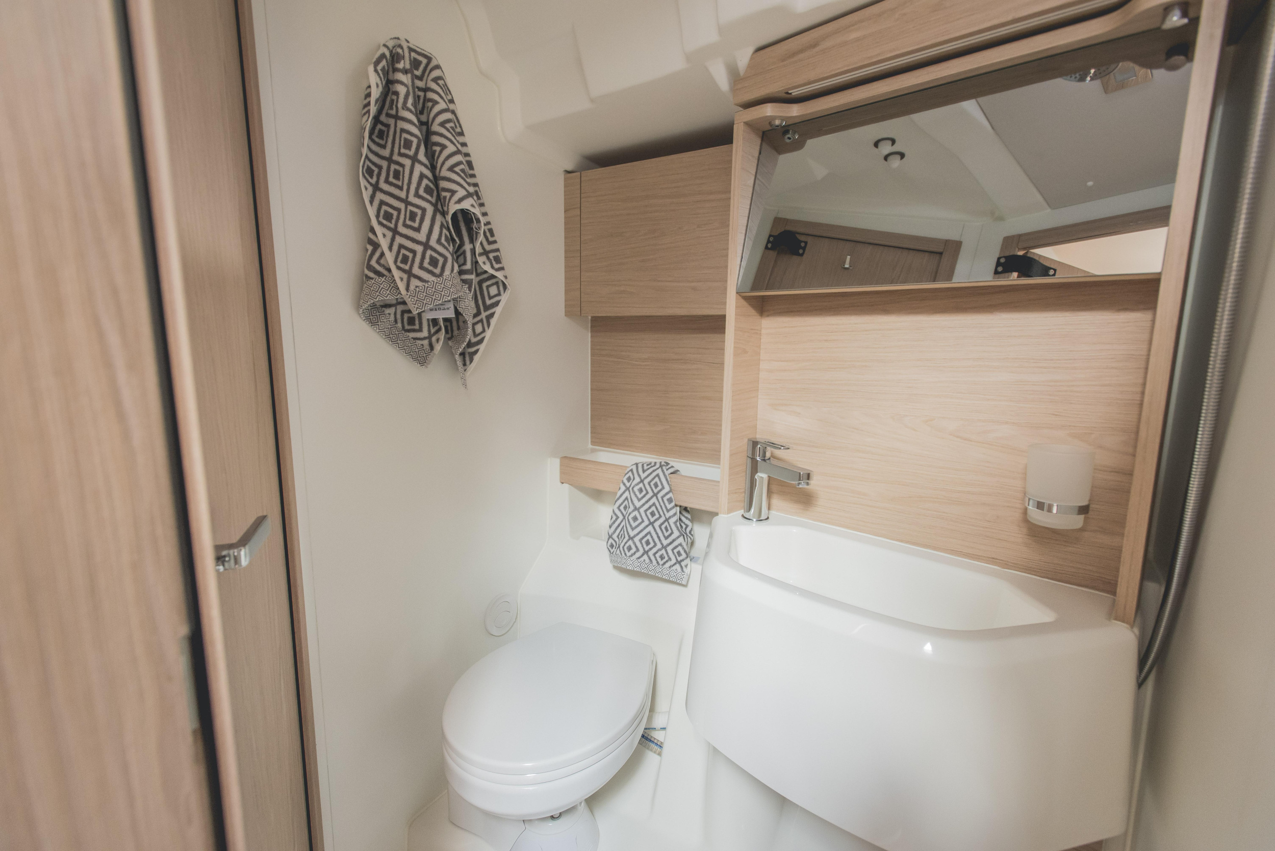 Photo #10 - Oceanis 51.1 (Aphros - Comfort line) in Salerno - 23833