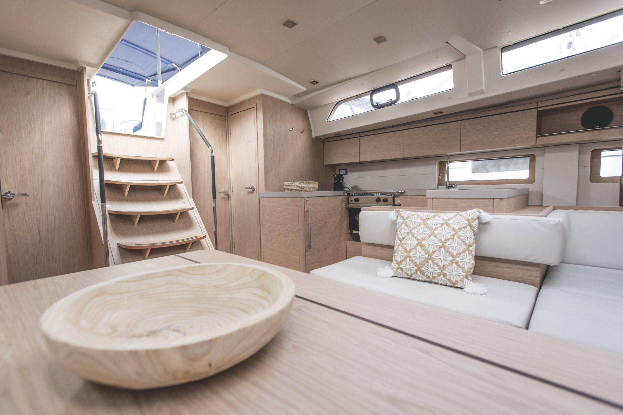 Photo #11 - Oceanis 51.1 (Aphros - Comfort line) in Salerno - 23833