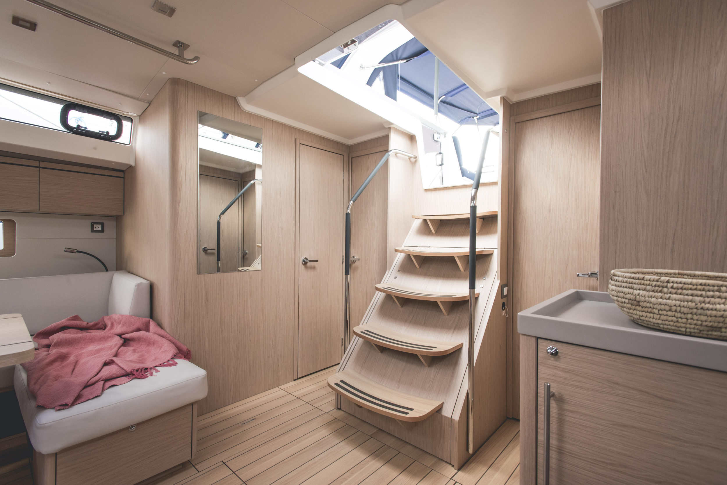 Photo #9 - Oceanis 51.1 (Aphros - Comfort line) in Salerno - 23833