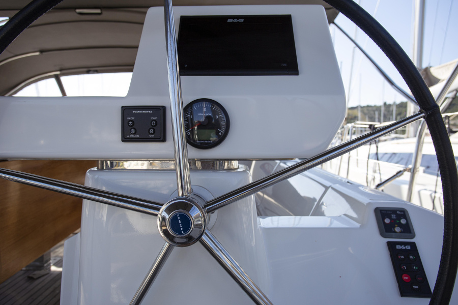 Photo #7 - Dufour 520 Grand Large (Lateja) in Primosten - 8012