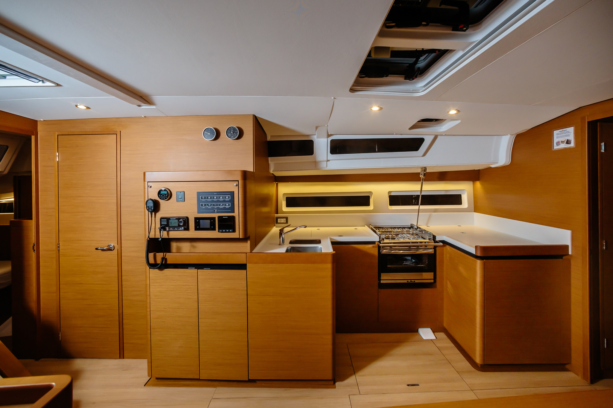 Photo #5 - Sun Odyssey 490 (Chaos - Standard line) in Capo d'Orlando - 23894