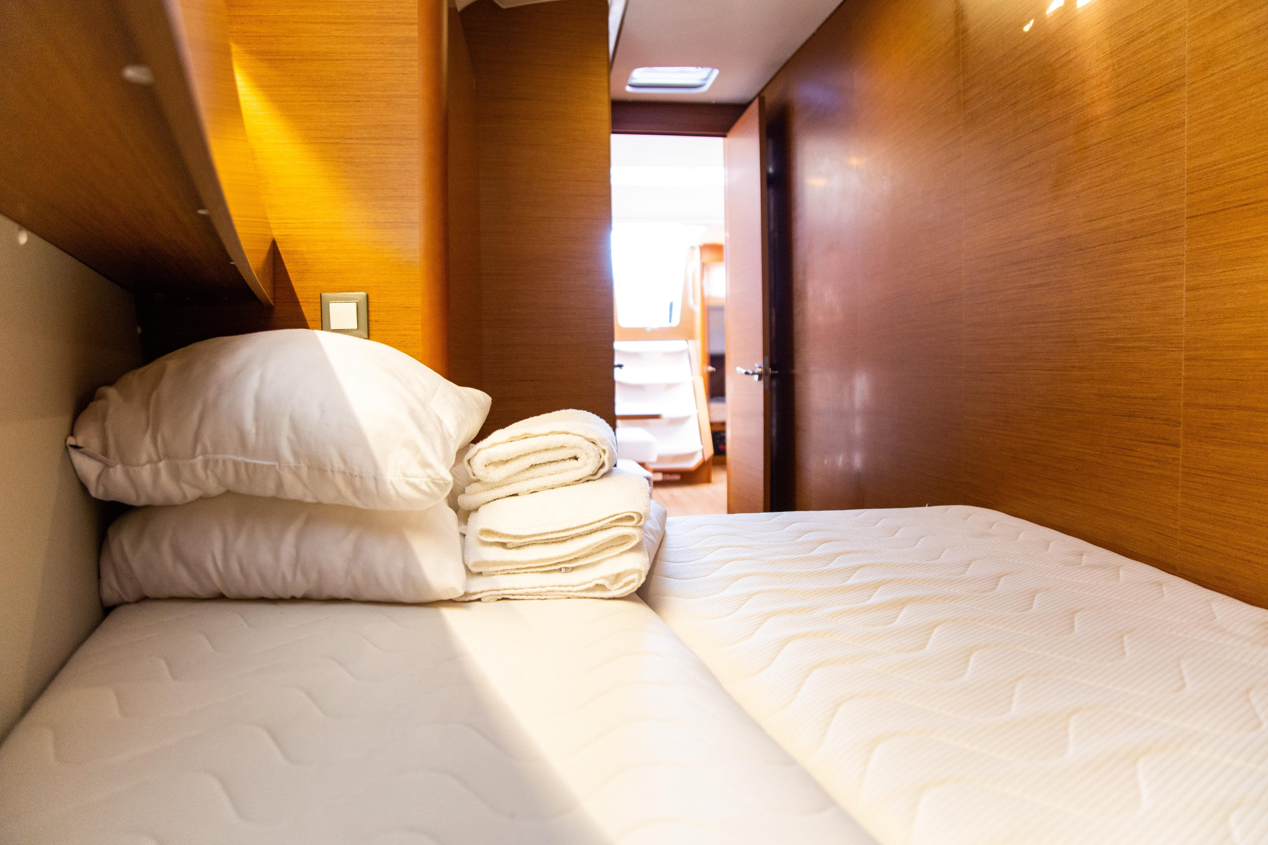 Photo #7 - Sun Odyssey 490 4 cabins (CONTIGO) in Lavrion - 18754