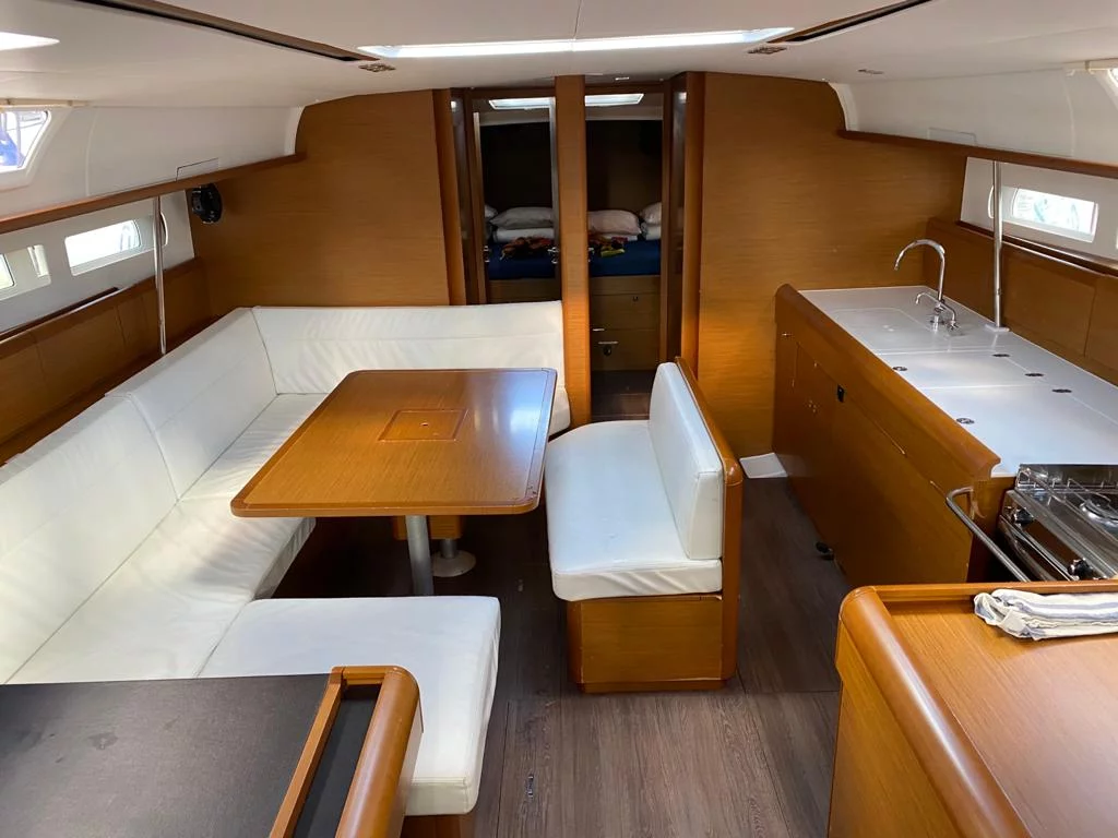 Sun Odyssey 519 (Alboran Pacharan (Cabo Verde)) Interior image - 11