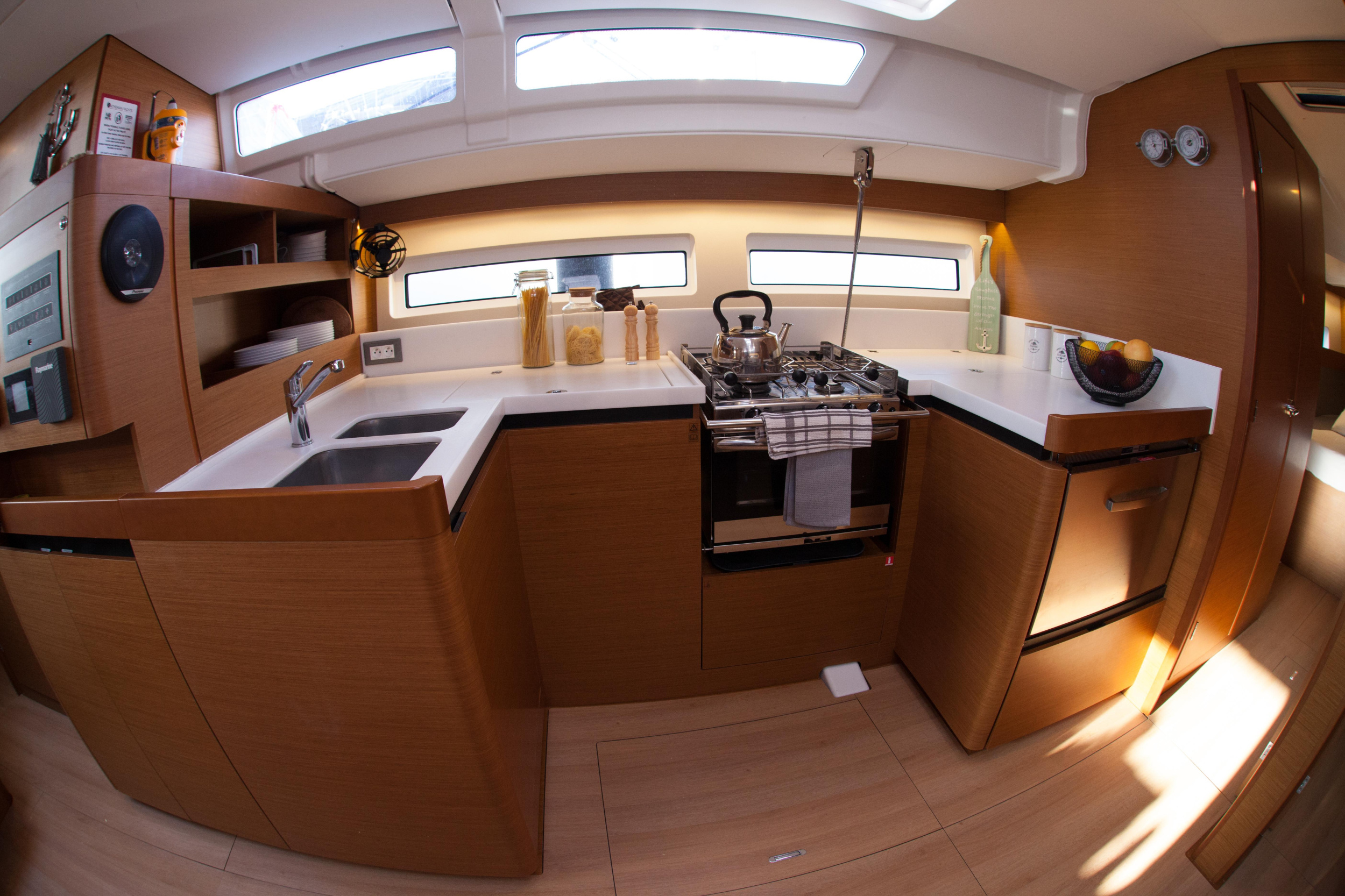 Photo #7 - Sun Odyssey 490 4 cabins (VITAMIN SEA) in Rhodos - 13191