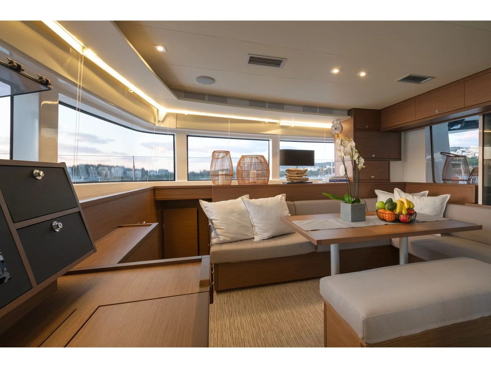 Lagoon 52 (NOMAD) Interior image - 20