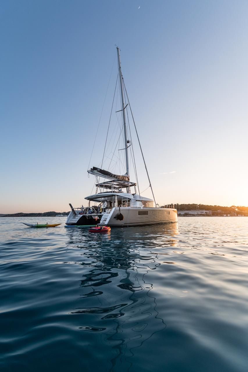Photo #2 - Lagoon 52 (NOMAD) in Lavrion - 63213