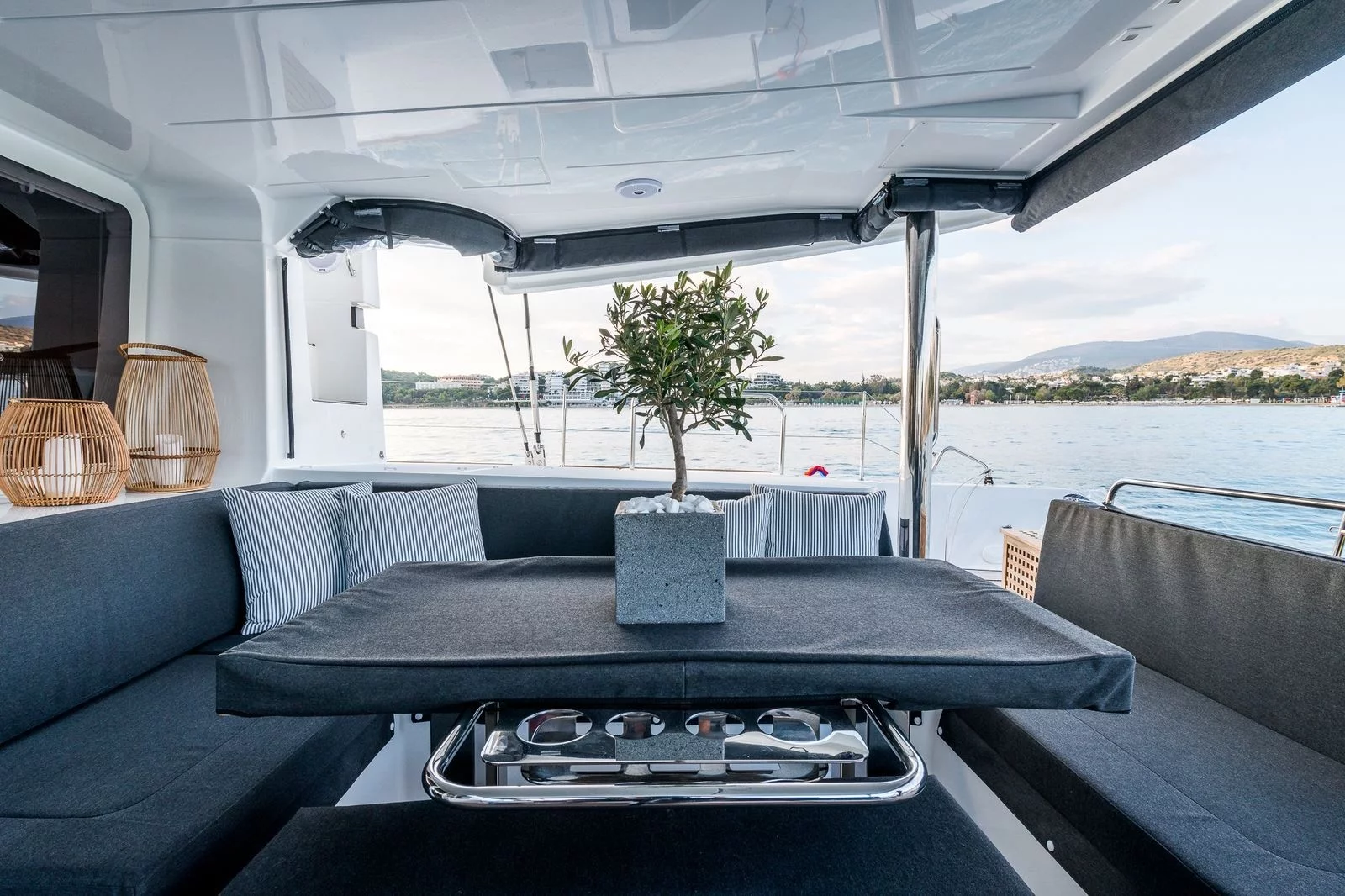 Lagoon 52 (NOMAD)  - 4