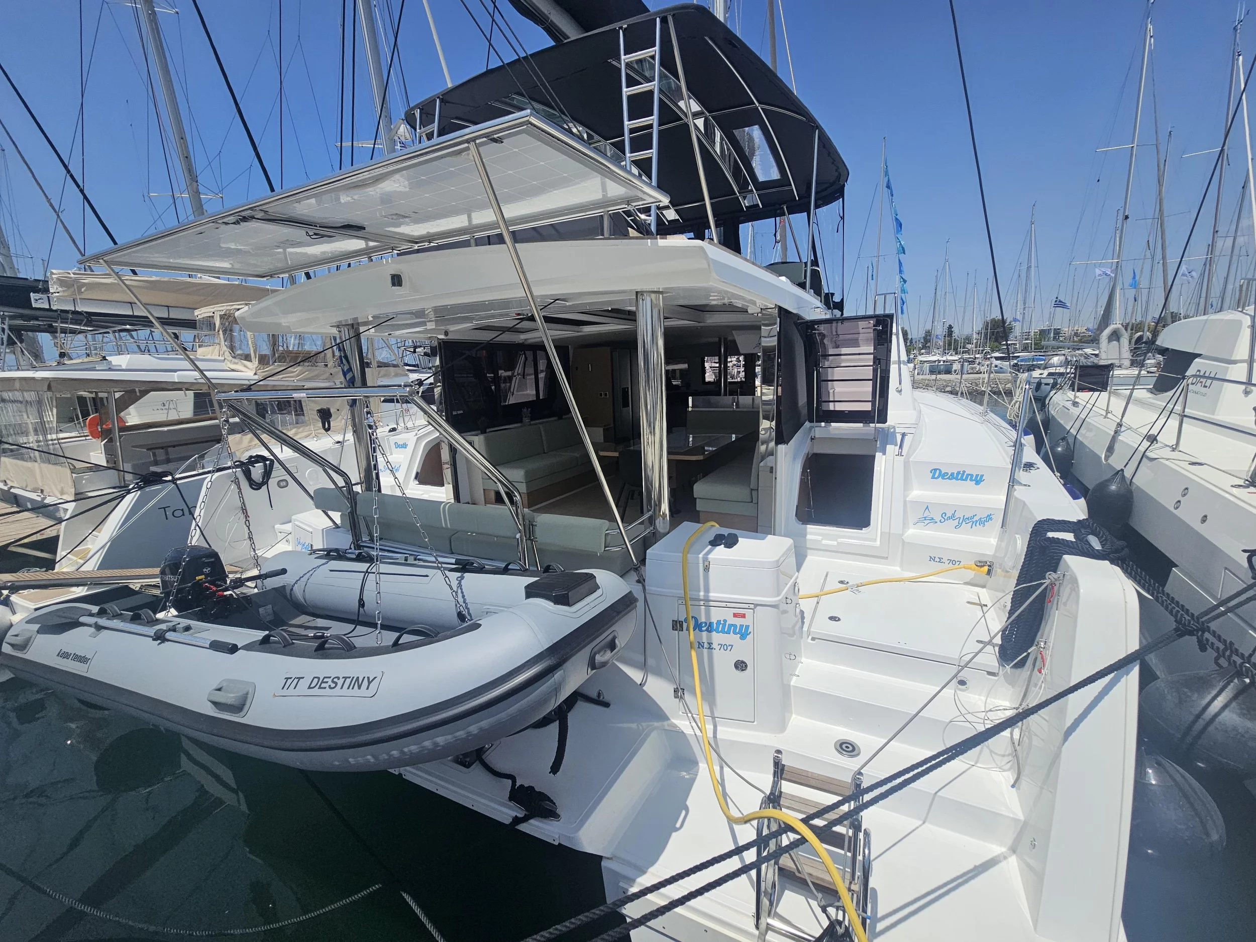Bali 4.8 (6+1 cab) (Destiny)  - 14
