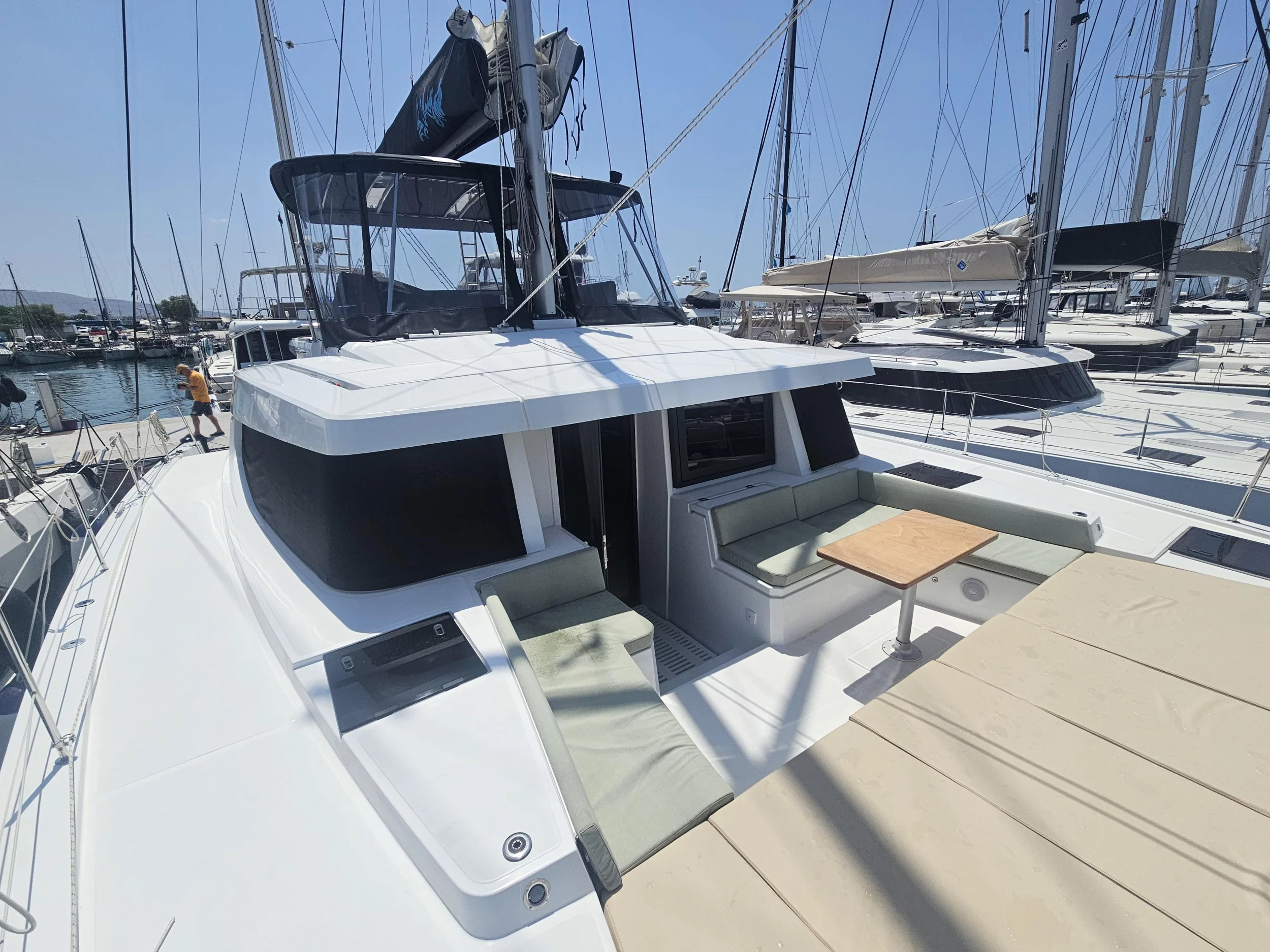 Bali 4.8 (6+1 cab) (Destiny)  - 6
