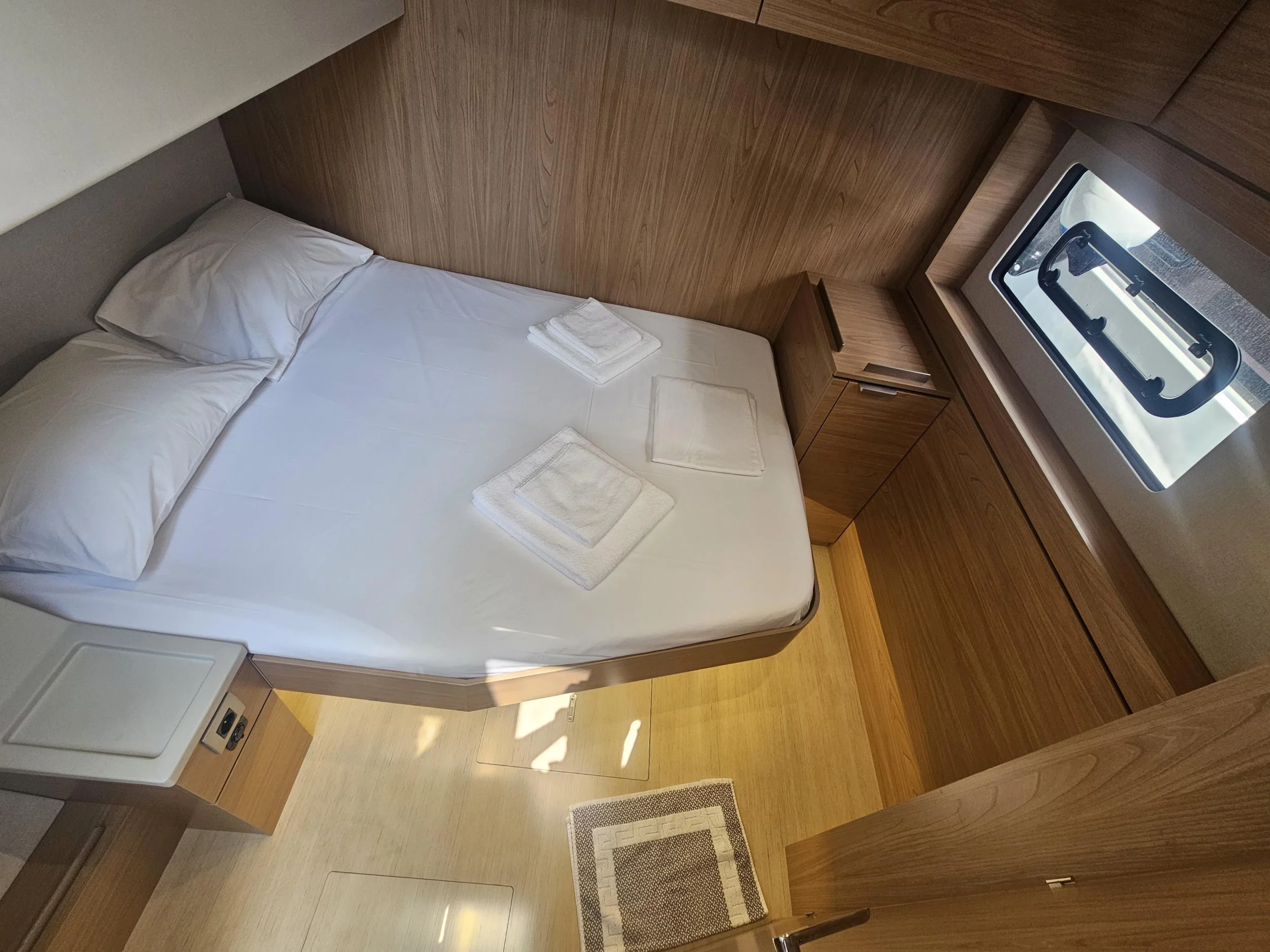 Bali 4.8 (6+1 cab) (Destiny)  - 33