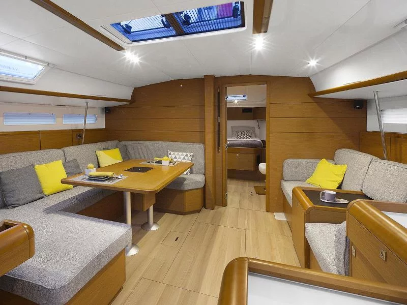 Sun Odyssey 519 (Alboran Champagne (Radazul)) Interior image - 1