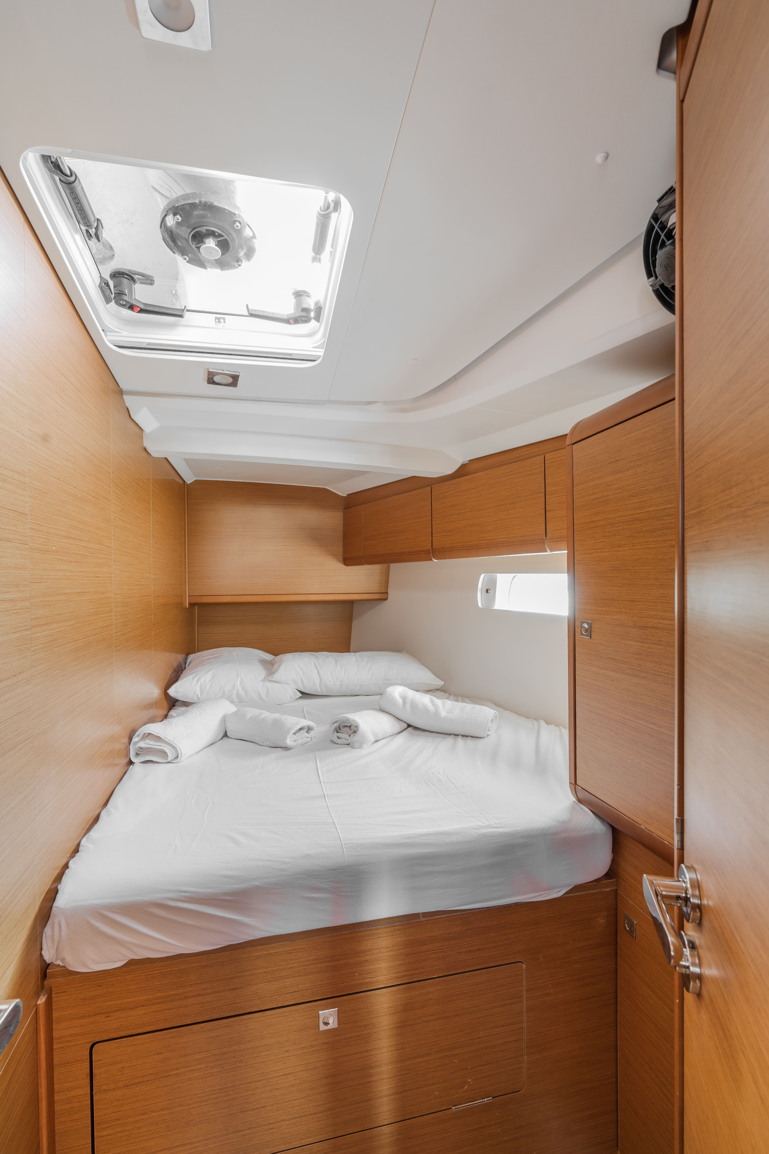 Photo #9 - Sun Odyssey 519 - 5 cabs (PERRO BLANCO) in Skopelos - 7199