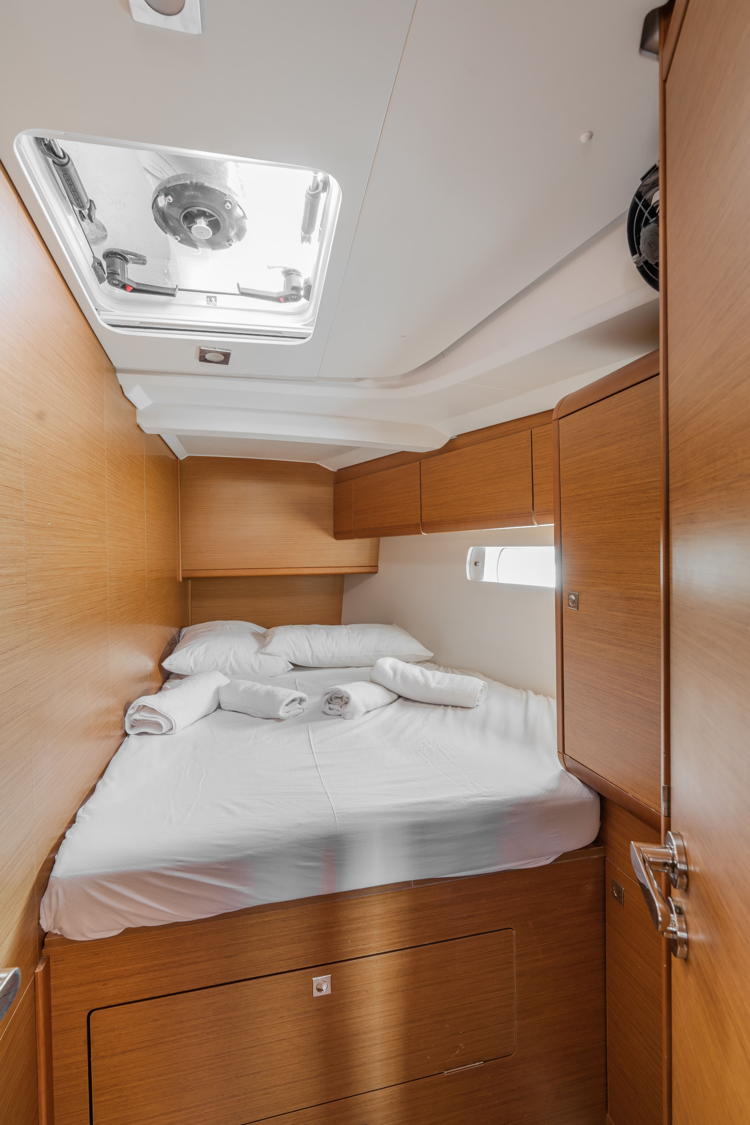 Photo #4 - Sun Odyssey 519 - 5 cabs (PERRO BLANCO) in Skopelos - 7199