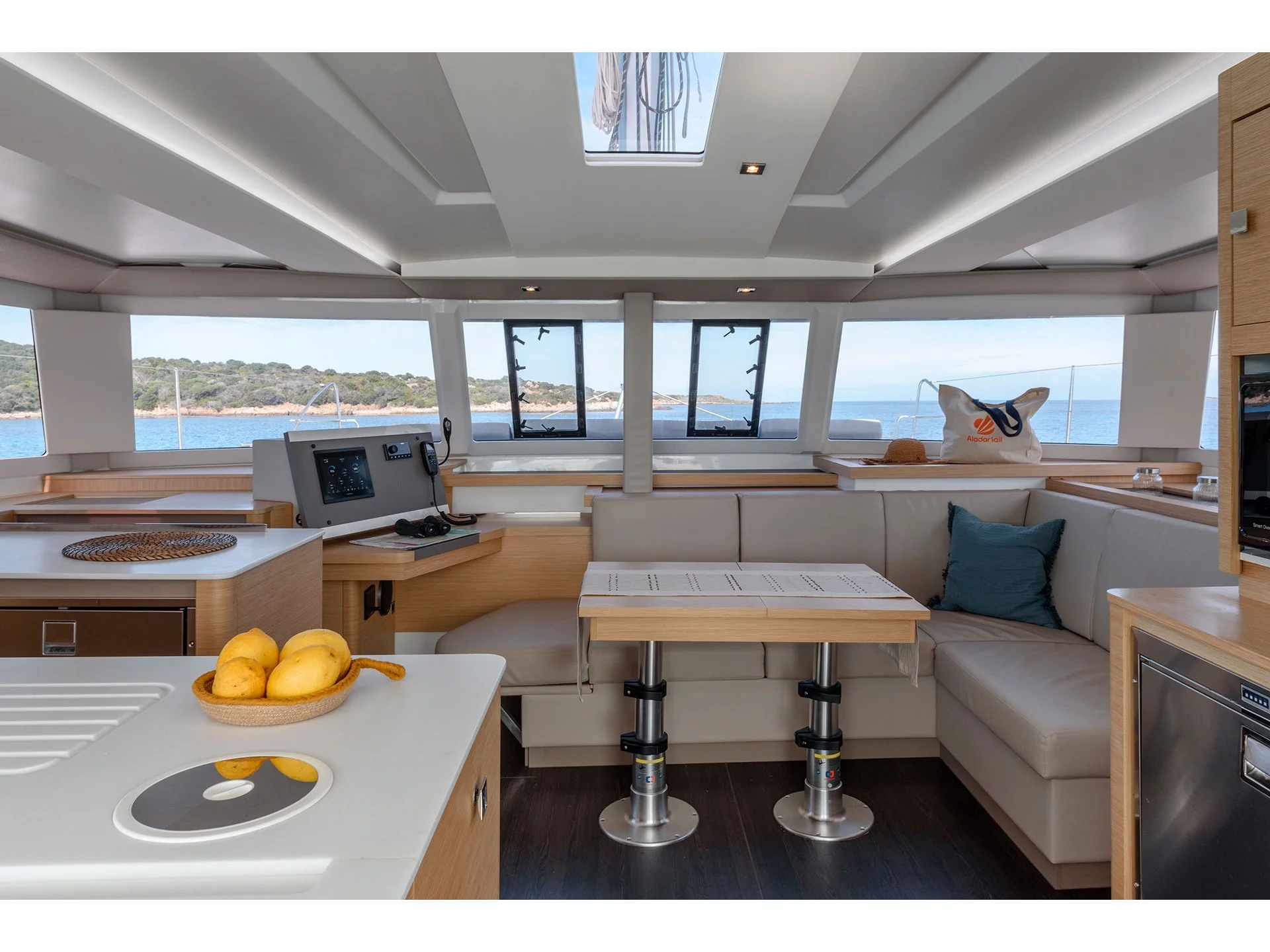 Astréa 42 (Amapola -, , . Solar panel) Interior image - 13