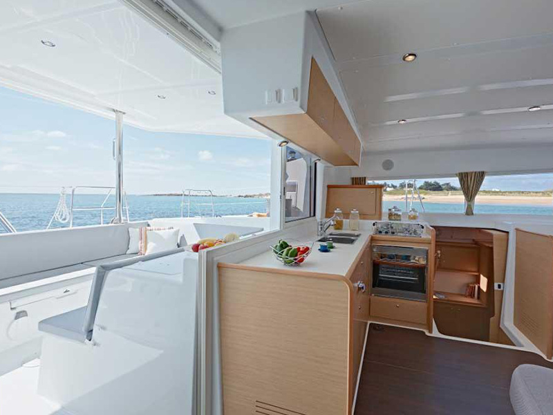 Photo #10 - Lagoon 421 (Nirvana AC Watermaker Gen + elegant pack refit 2022) en Lefkada - 24186