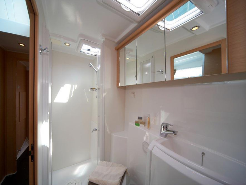 Photo #18 - Lagoon 421 (Nirvana AC Watermaker Gen + elegant pack refit 2022) en Lefkada - 24186